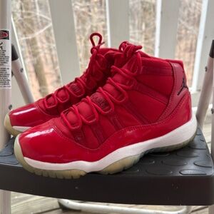 Air Jordan 11 Alt (Size 5Y)